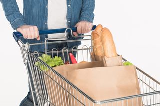 Potraviny v Česku jsou stále o desítky procent dražší než před nástupem inflační vlny – faei.cz